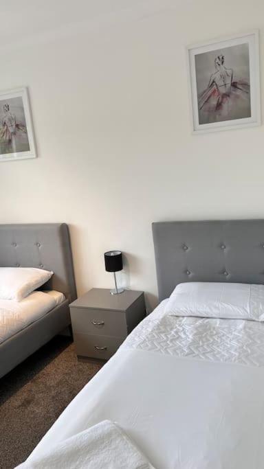 Cheerful 3 Bedroom Townhouse With Free Parking. Billericay Εξωτερικό φωτογραφία