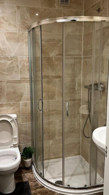 Cheerful 3 Bedroom Townhouse With Free Parking. Billericay Εξωτερικό φωτογραφία