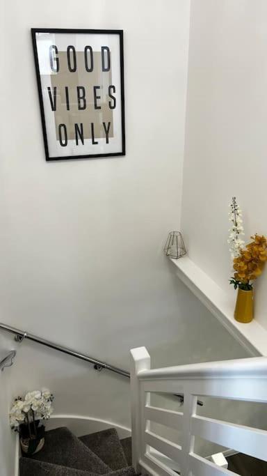 Cheerful 3 Bedroom Townhouse With Free Parking. Billericay Εξωτερικό φωτογραφία