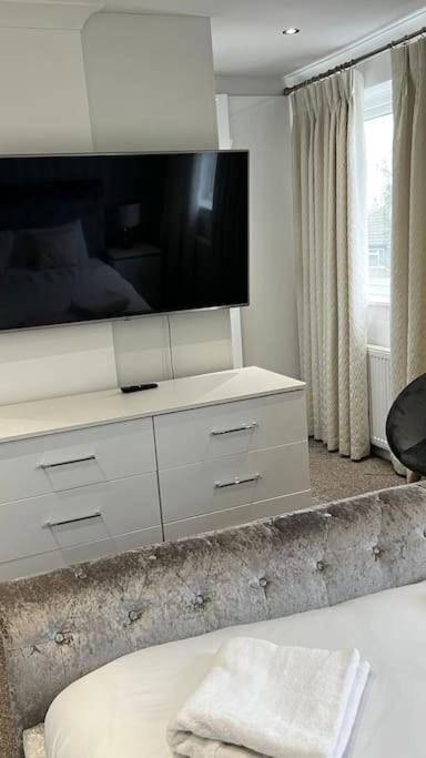 Cheerful 3 Bedroom Townhouse With Free Parking. Billericay Εξωτερικό φωτογραφία