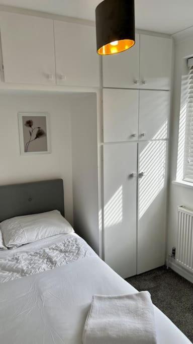 Cheerful 3 Bedroom Townhouse With Free Parking. Billericay Εξωτερικό φωτογραφία